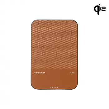 Native Union (Re)Classic Qi2-powerbank – magnetisk powerbank 5000 mAh kompatibel med MagSafe och Qi2, USB-C till USB-C-kabel 15 cm ingår (Tan)