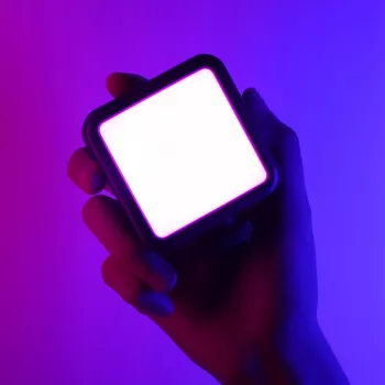 Ulanzi VL49 RGB Pro LED-videoljus 60 LEDs 2500mAh med magnetfäste och raster