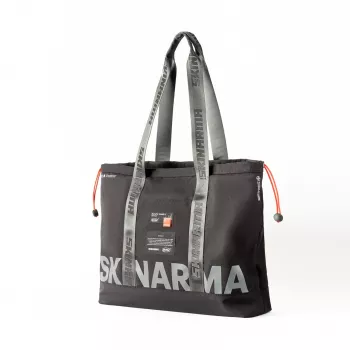 SKINARMA Fardel Sling Väska svart