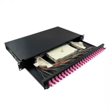 LogiLink 19 inch 1U 24-port LC duplex OM4 multimode skarvbox patchpanel, svart