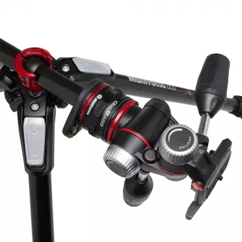 Manfrotto MK055CXPRO33WQR kolfiberstativ med 3 bensektioner och XPRO 3-vägshuvud