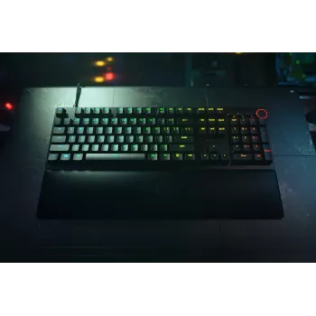 Razer Huntsman V2 trådbundet optiskt gamingtangentbord, Linear Red Switches, nordiskt layout, RGB, svart (RZ03-03930600-R3N1)