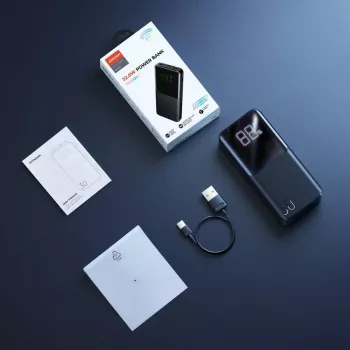 JOYROOM JR-QP193 30000 mAh 22,5W powerbank med digital display, PD3.0/QC3.0, 3 utgångar (2 USB-A + 1 USB-C), 2 ingångar (USB-C + Micro USB), svart