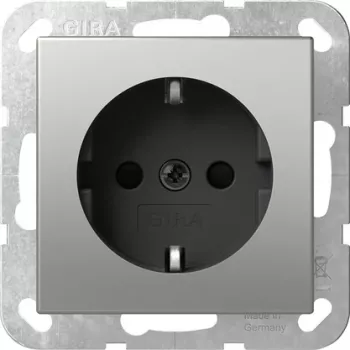 Gira System 55 SCHUKO uttag med shutter rostfritt utseende 4183600