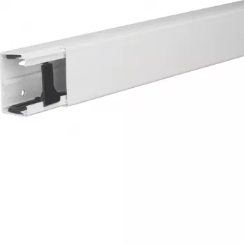 Hager LFE4006009016 väderbeständig UV-tålig kabelkanal 40x60 mm, 2 m, trafikvit