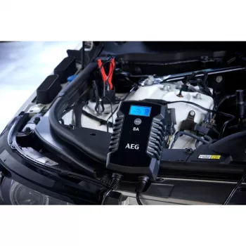 AEG LD8 10618 bilbatteriladdare 12V/24V 8A/4A automatisk