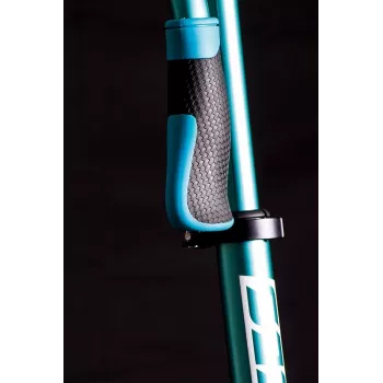 Six Degrees AU 514 kickcykel 230 mm framhjul / 215 mm bakhjul, turkos