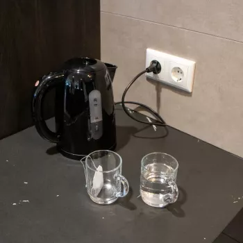 Melissa elektrisk vattenkokare 1,7L 2025W svart 16130301