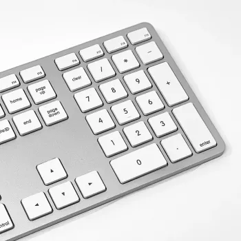 Matias kabelanslutet USB-C-tangentbord för Mac – silver – U.S. version (FK316CS)