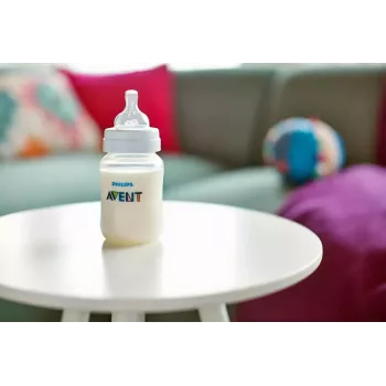 Philips Avent antikolik babyflaska 260 ml, långsamt flöde, 1M+