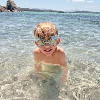 Sunnylife simglasögon för barn – Salty the Shark